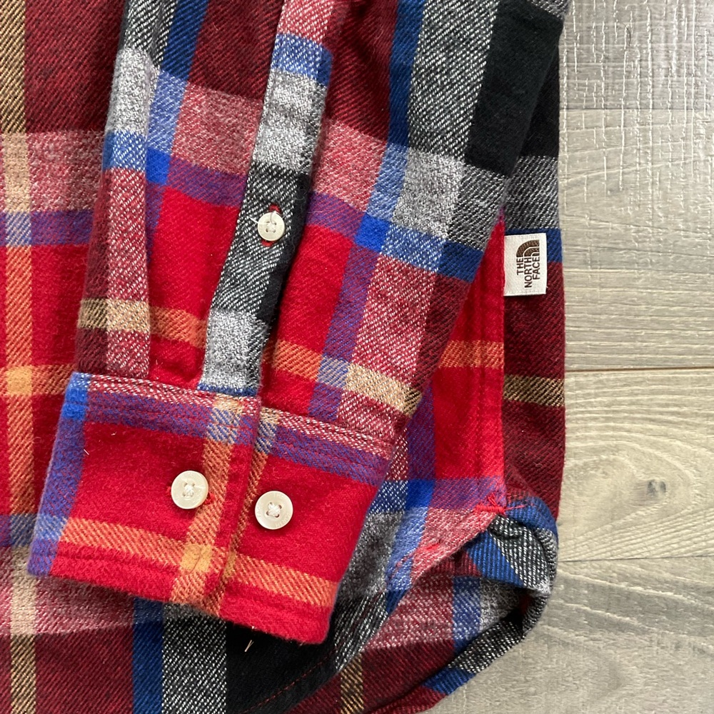 The North Face Arroyo Flannel Shirt Men's SMALL Red Black Blue Plaid Long Sleeve - Picture 3 of 10